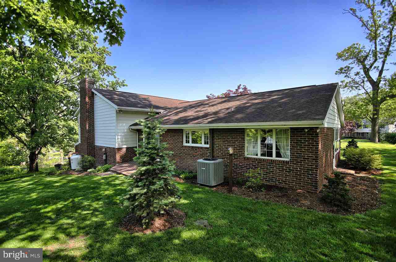 260 Hickory Road Carlisle, PA 17015 - Photo 24 of 25 Gallery Image 24
