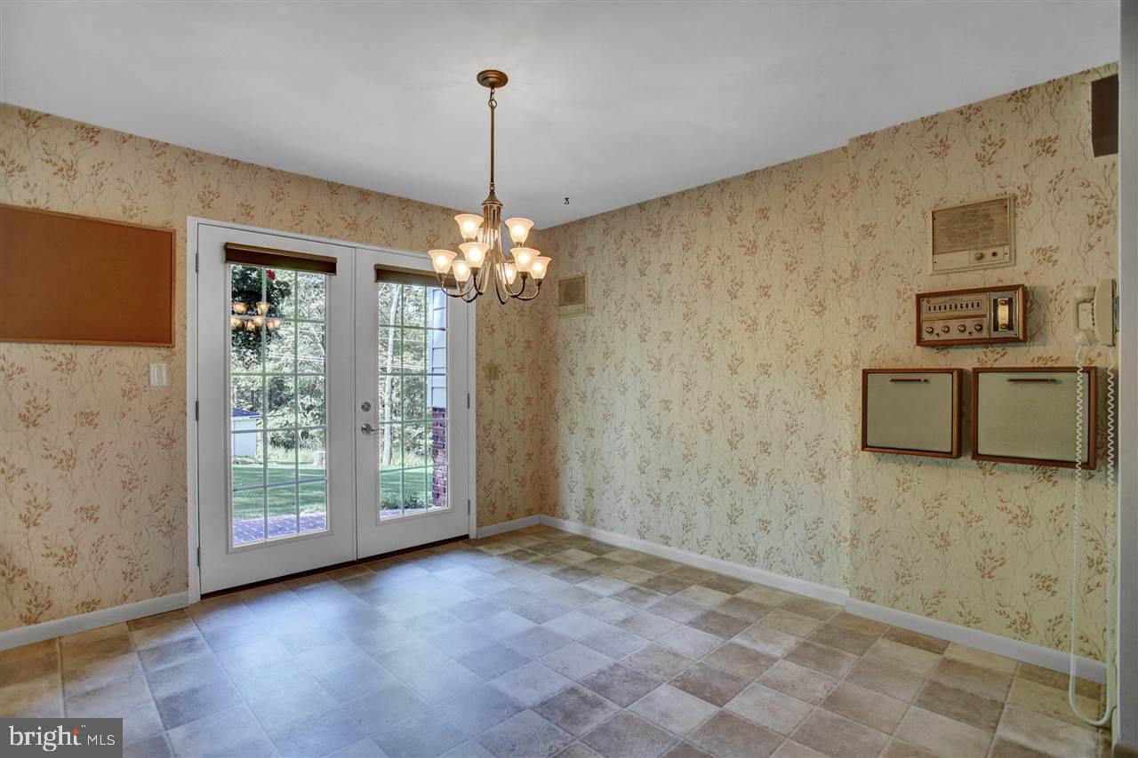 260 Hickory Road Carlisle, PA 17015 - Photo 8 of 25 Gallery Image 8