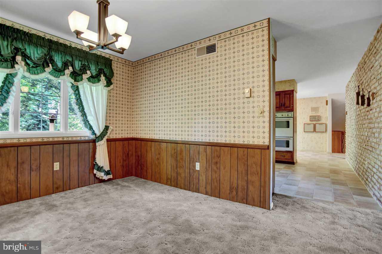 260 Hickory Road Carlisle, PA 17015 - Photo 9 of 25 Gallery Image 9