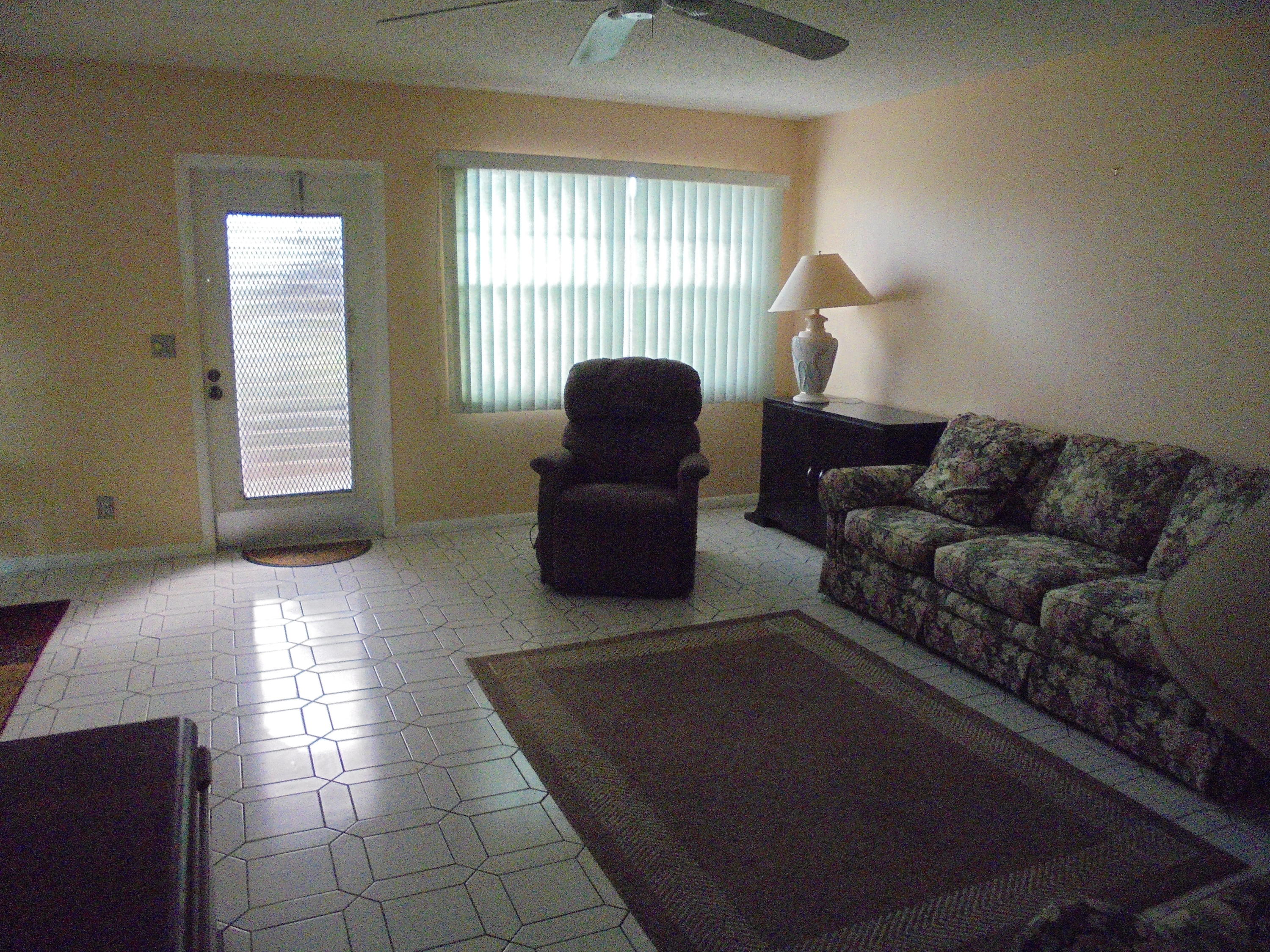 1089 Guildford East Boca Raton, FL 33434 - Photo 3 of 12 1089 Guildford E