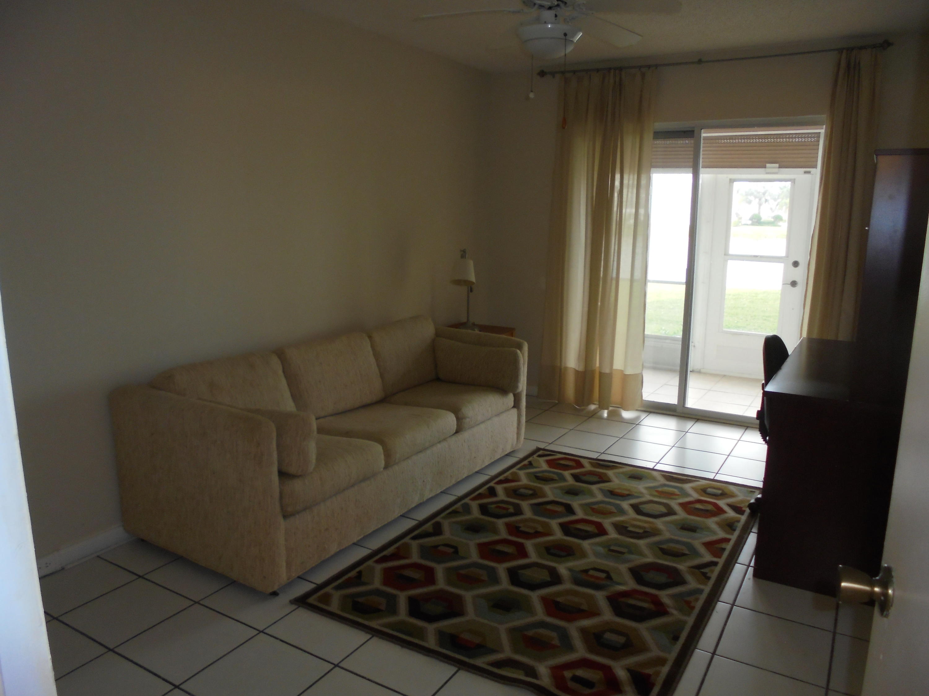 1089 Guildford East Boca Raton, FL 33434 - Photo 10 of 12 1089 Guildford E