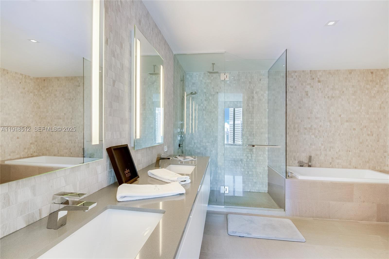 88 Southwest 7th Street, Unit 2505 Miami, FL 33130 - Photo 10 of 16