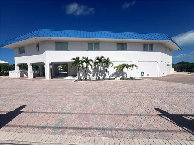 a view of a water fountain