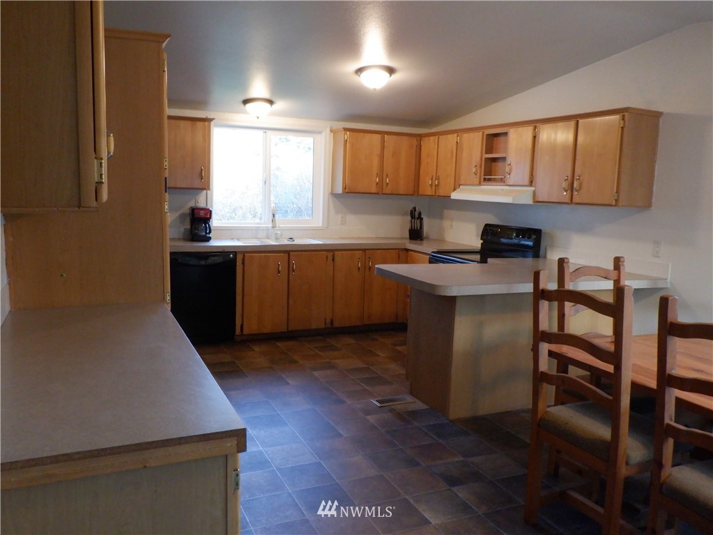 13813 Center Road Quilcene, WA 98376 - Photo 7 of 27