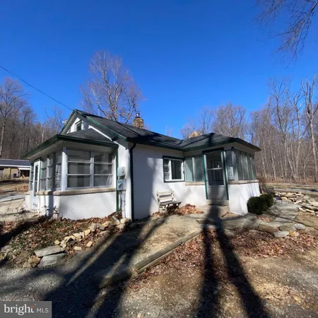 $1,600 | 145 Oak Lane, Coatesville, PA 19320