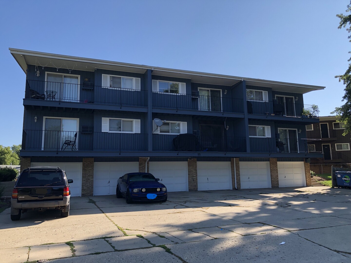 a car parked in front of a building