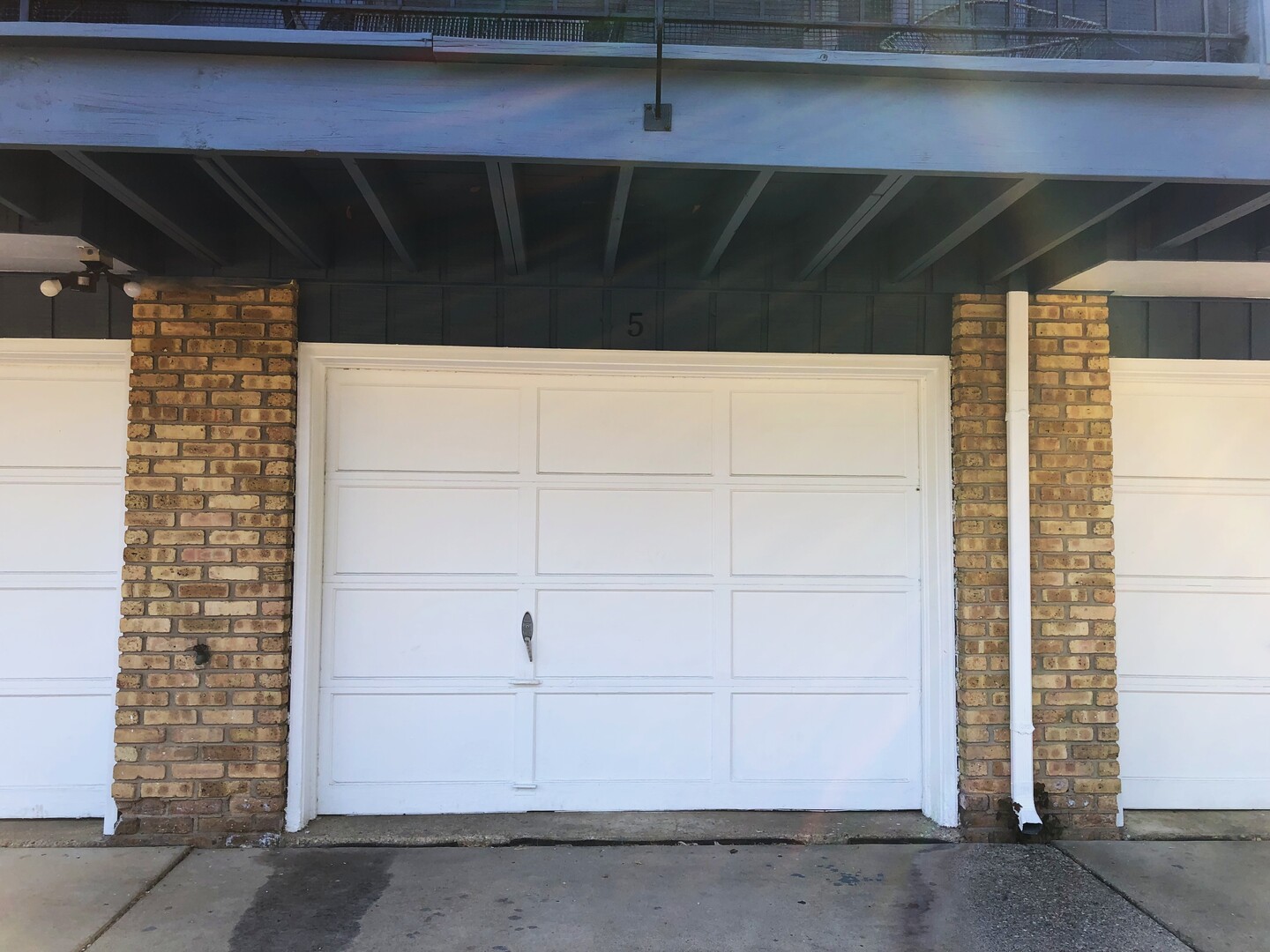 85 North Lyle Avenue, Unit 5 Elgin, IL 60123 - Photo 11 of 11 a view of door