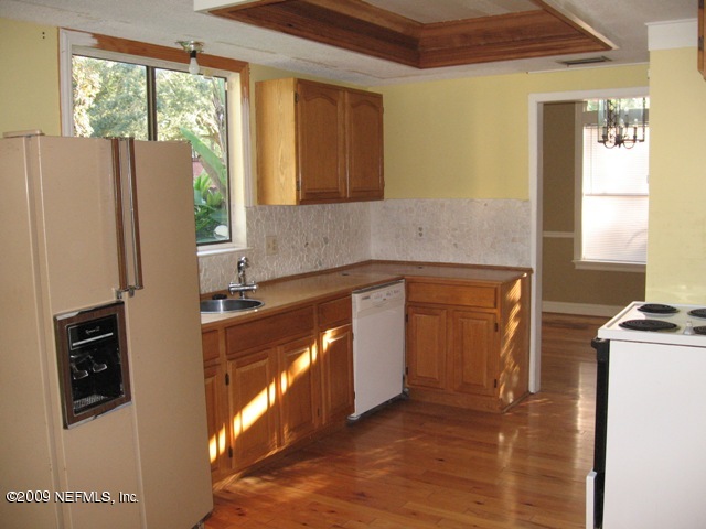 9951 Haley Road Jacksonville, FL 32257 - Photo 3 of 10 kitchen