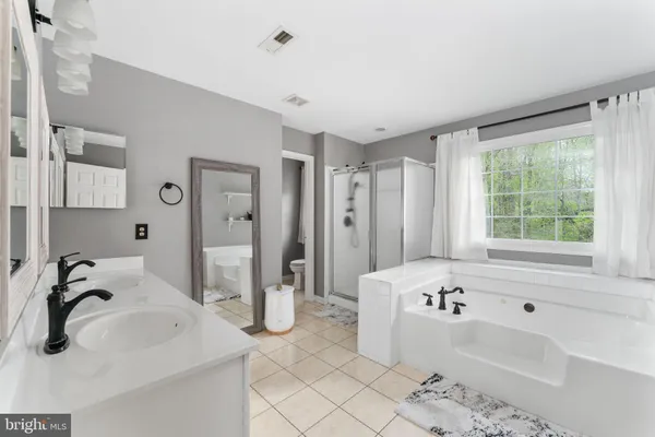 $740,000 | 23 Evanshire Drive, Fredericksburg, VA 22406