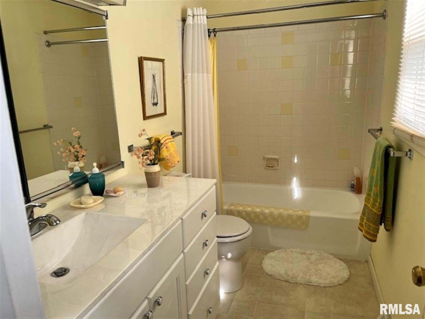 706 Meadow Drive Macomb, IL 61455 - Photo 21 of 39