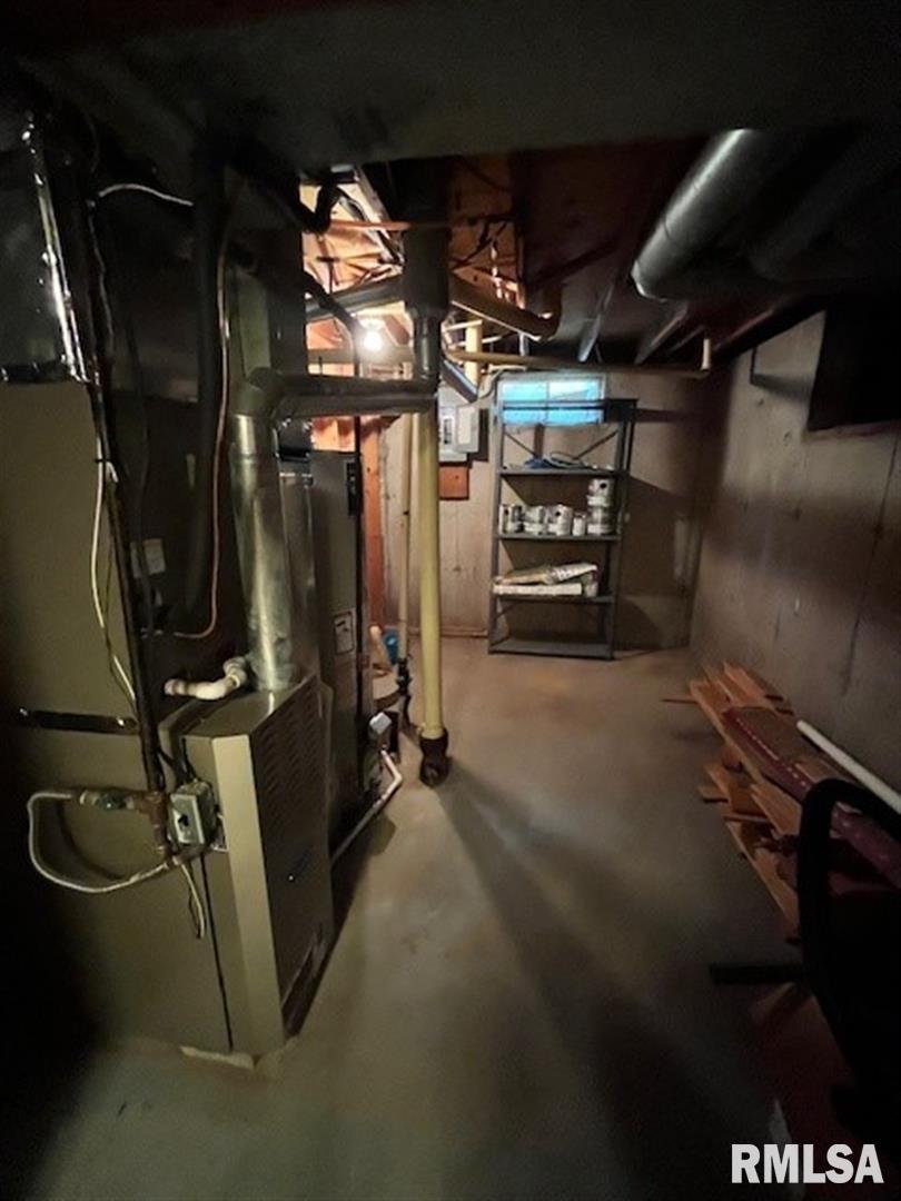 706 Meadow Drive Macomb, IL 61455 - Photo 25 of 39