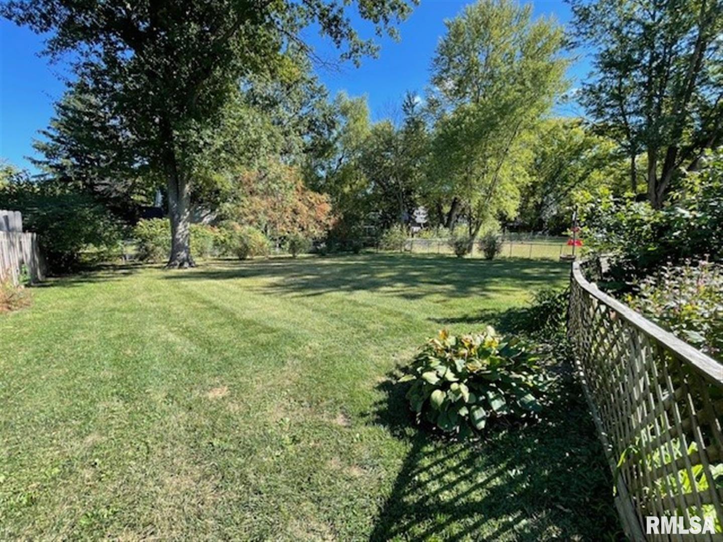 706 Meadow Drive Macomb, IL 61455 - Photo 34 of 39