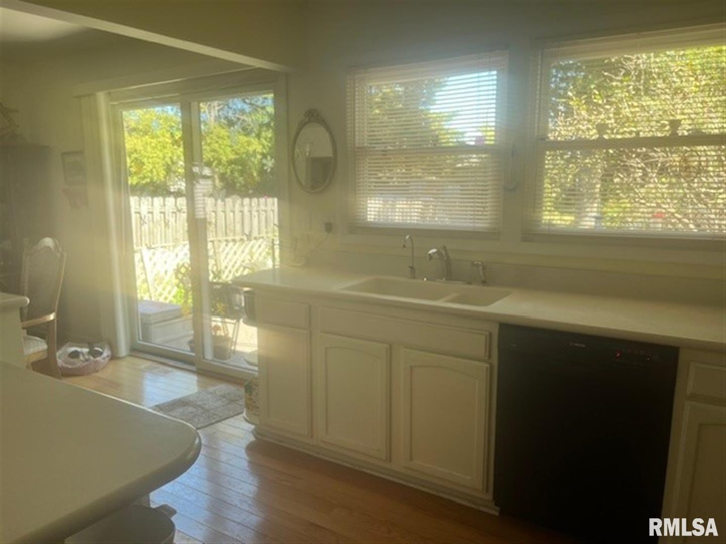 706 Meadow Drive Macomb, IL 61455 - Photo 5 of 39