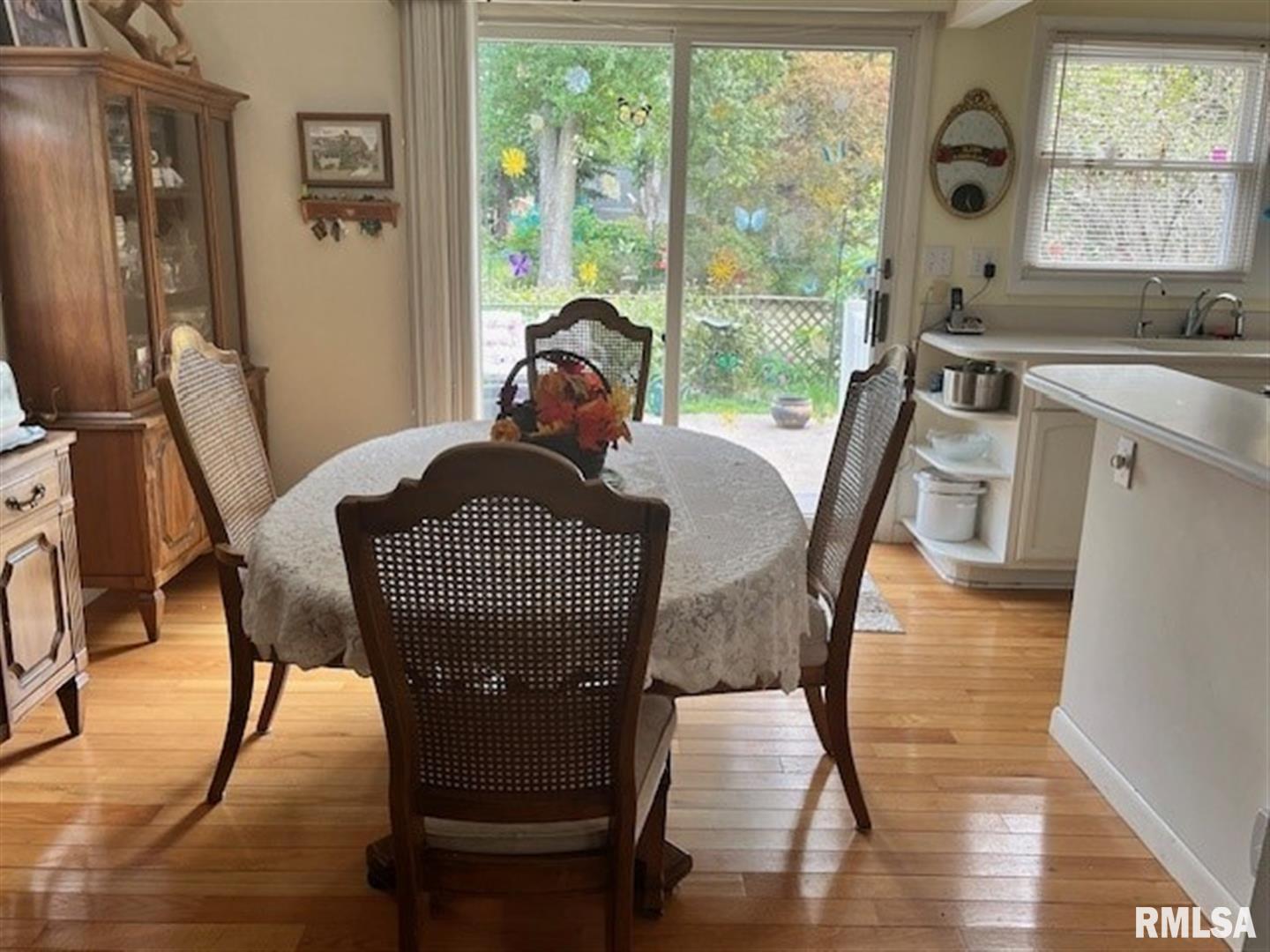 706 Meadow Drive Macomb, IL 61455 - Photo 6 of 39