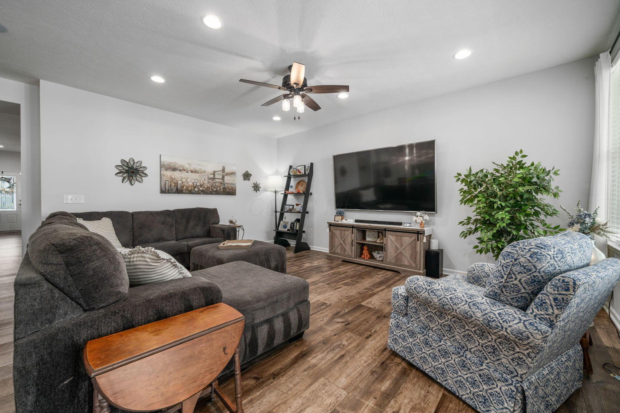 727 Fescue Road Galena, OH 43021 - Photo 21 of 85 Great room.