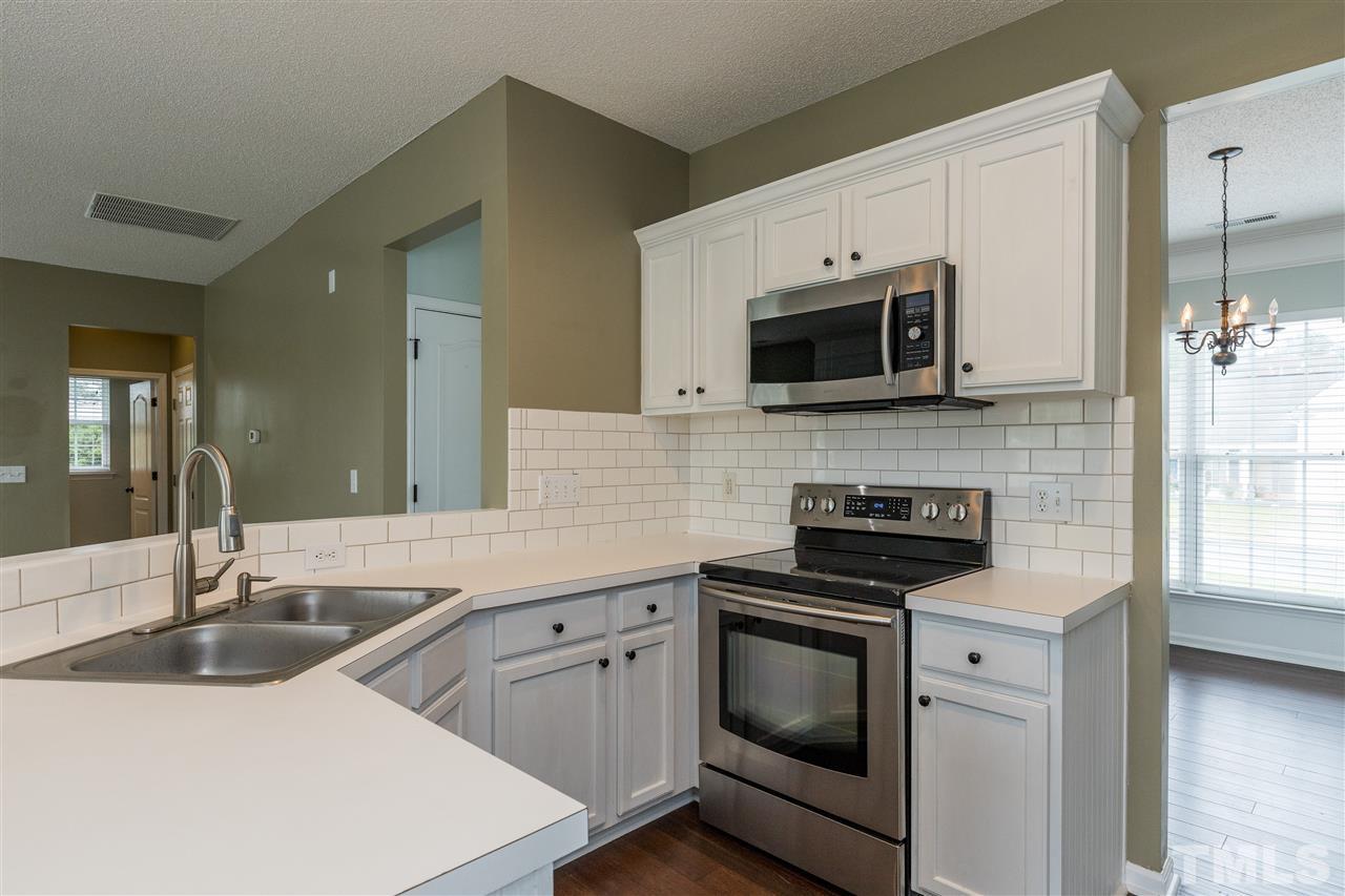 407 Grassy Point Road Apex, NC 27502 - Photo 8 of 30 Gallery Image 8