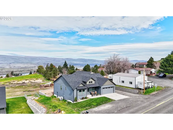 $619,900 | 2549 East 18th Street, The Dalles, OR 97058