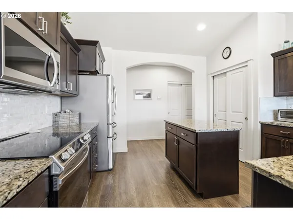 $619,900 | 2549 East 18th Street, The Dalles, OR 97058