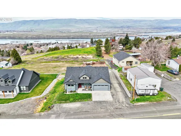$619,900 | 2549 East 18th Street, The Dalles, OR 97058
