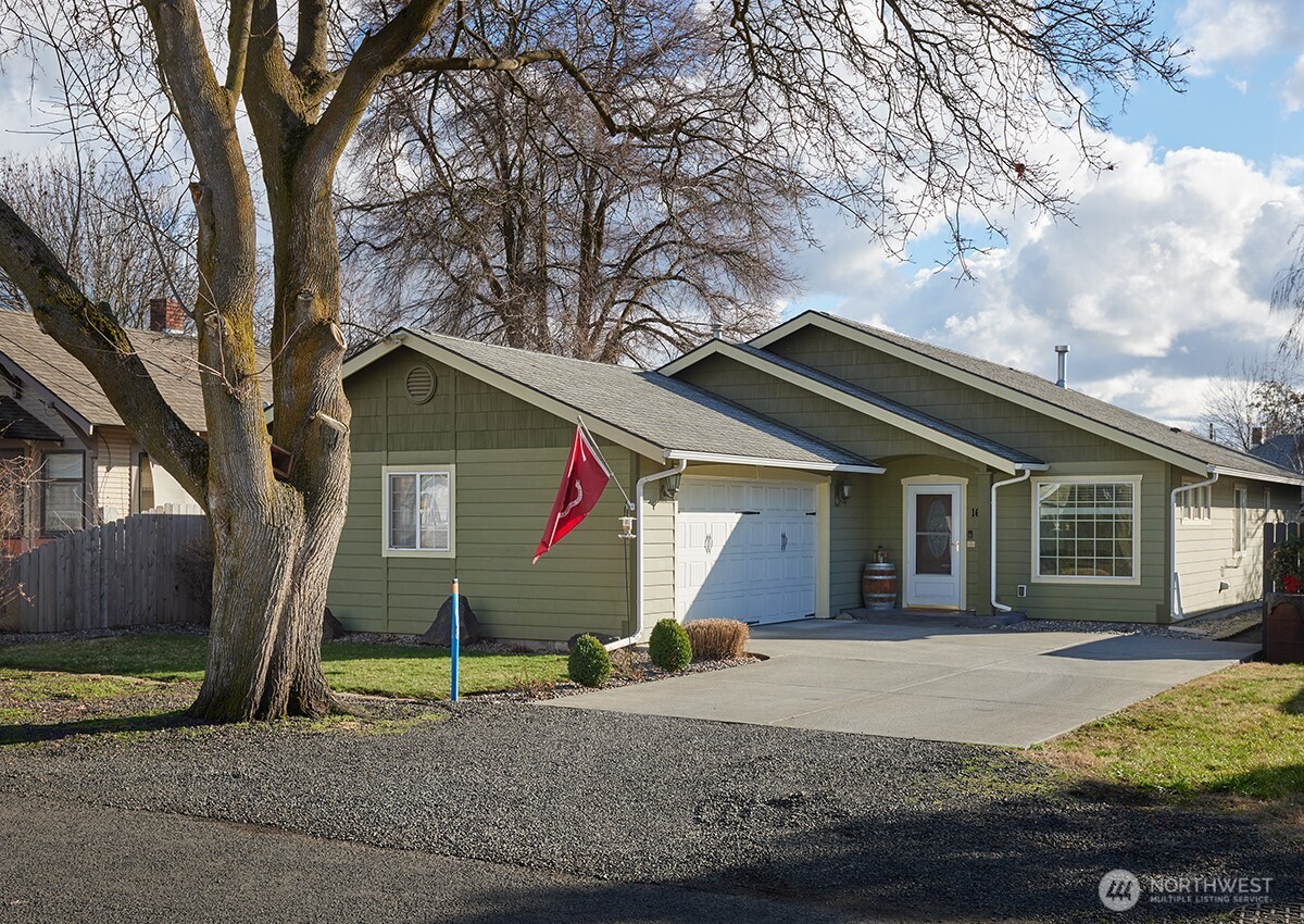 1608 Edmond Street Walla Walla, WA 99362 - Photo 1 of 40