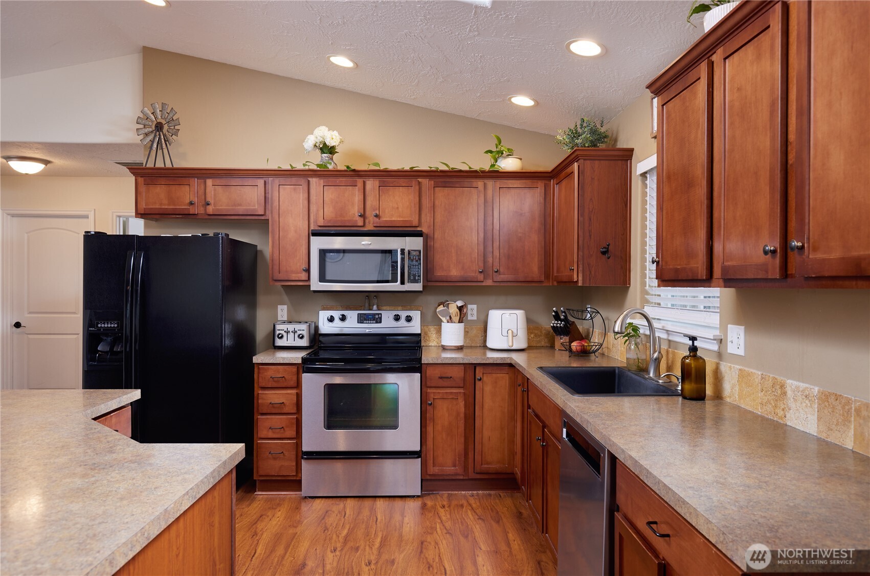 1608 Edmond Street Walla Walla, WA 99362 - Photo 8 of 40