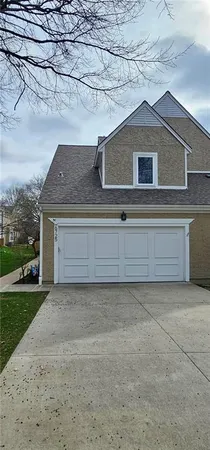 $405,000 | 6725 West 126th Court, Leawood, KS 66209