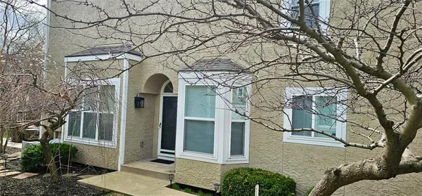 $405,000 | 6725 West 126th Court, Leawood, KS 66209