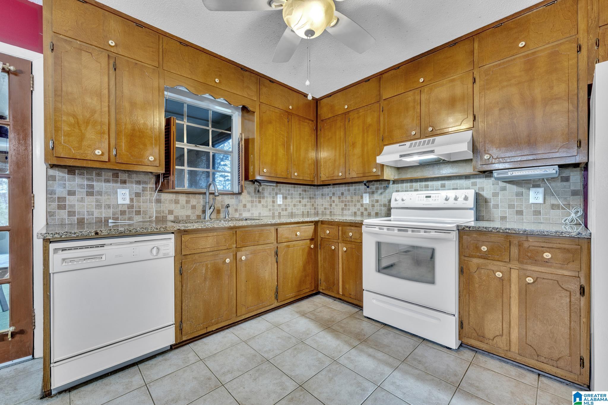 305 Ridgebrook Circle Gardendale, AL 35071 - Photo 7 of 23