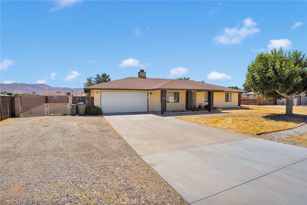 14475 Pioneer Road Apple Valley, CA 92307 - Photo 2 of 32