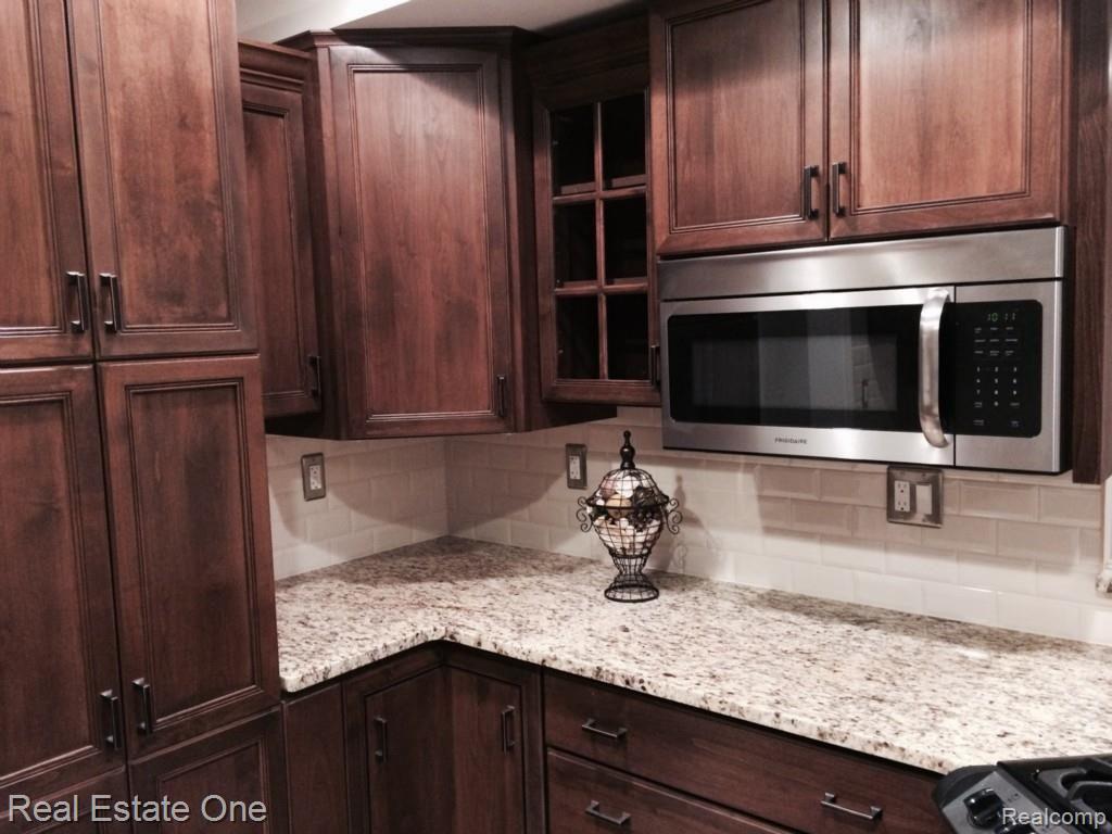 1117 Harvard Road Berkley, MI 48072 - Photo 6 of 26