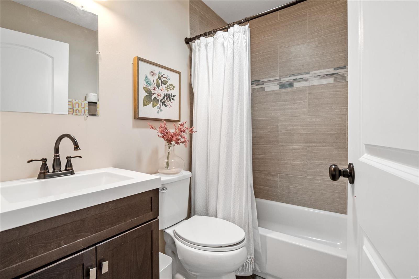 1295 Clearlake Circle Ballwin, MO 63011 - Photo 19 of 26