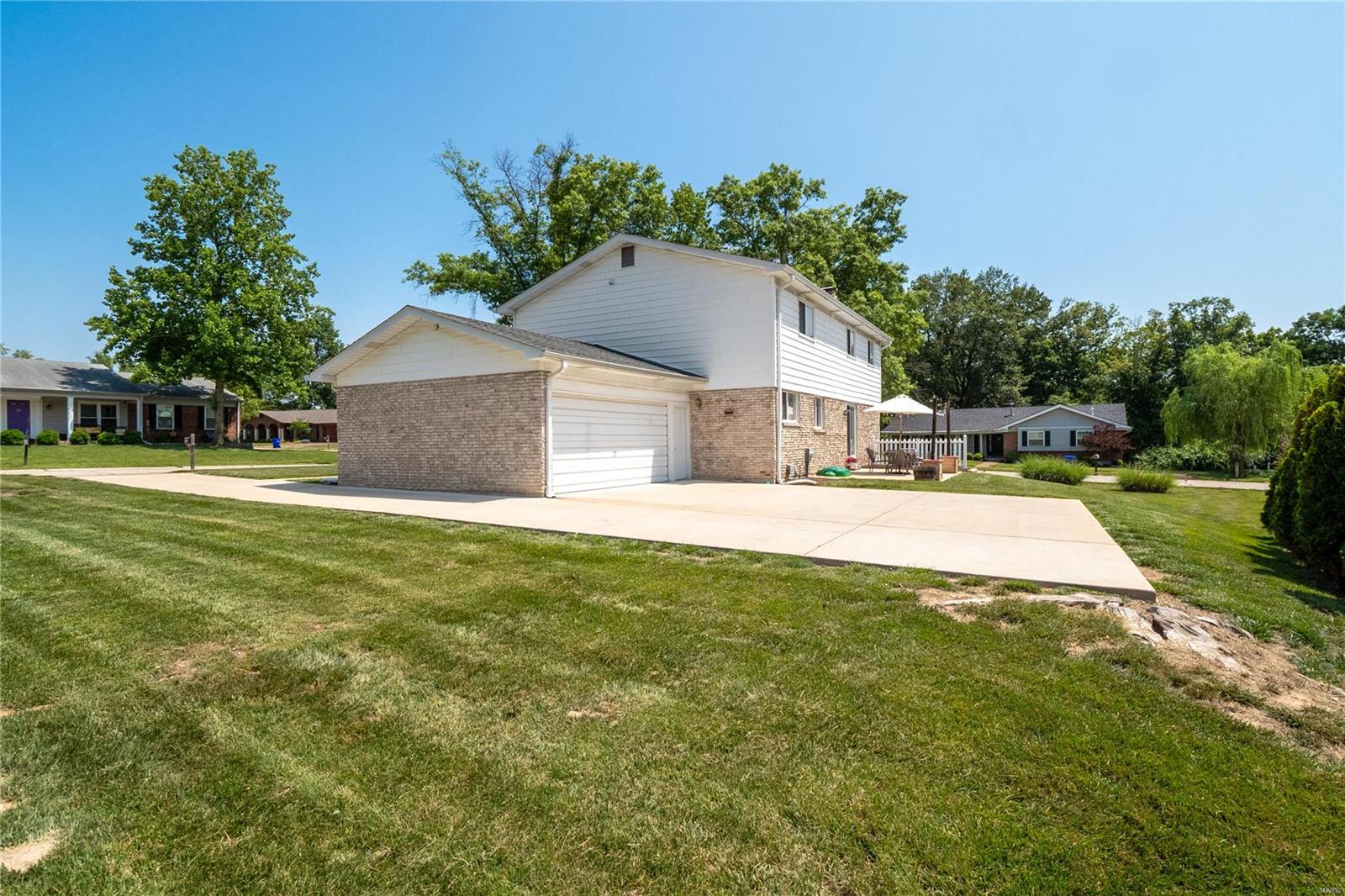1295 Clearlake Circle Ballwin, MO 63011 - Photo 24 of 26