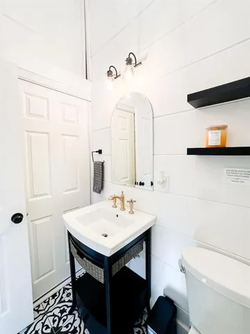 $1,800 | 300 Burbano Creekside Landing, Talking Rock, GA 30175