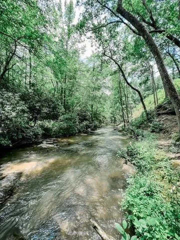 $1,800 | 300 Burbano Creekside Landing, Talking Rock, GA 30175