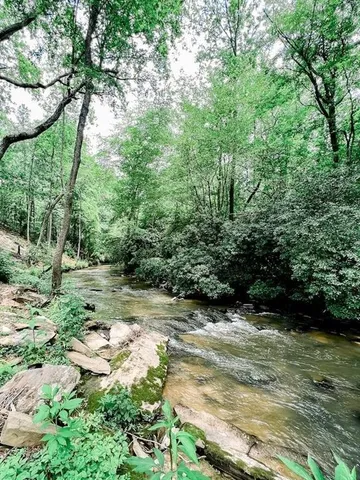 $1,800 | 300 Burbano Creekside Landing, Talking Rock, GA 30175