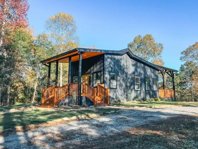 $1,800 | 300 Burbano Creekside Landing, Talking Rock, GA 30175