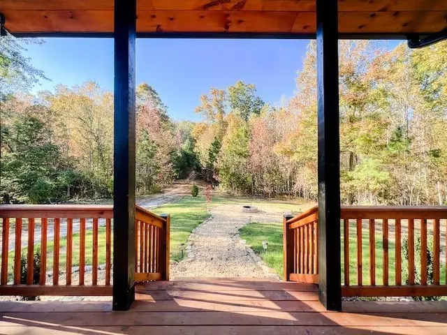 $1,800 | 300 Burbano Creekside Landing, Talking Rock, GA 30175