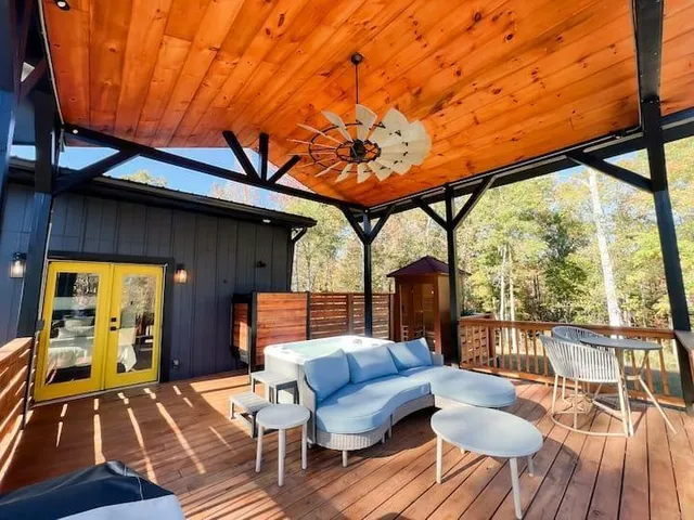 $1,800 | 300 Burbano Creekside Landing, Talking Rock, GA 30175