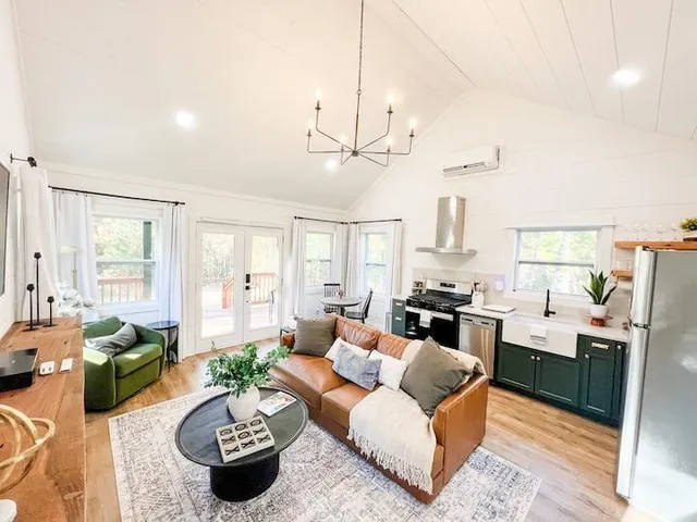 $1,800 | 300 Burbano Creekside Landing, Talking Rock, GA 30175