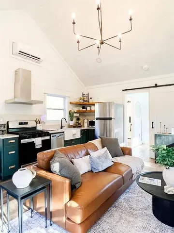 $1,800 | 300 Burbano Creekside Landing, Talking Rock, GA 30175