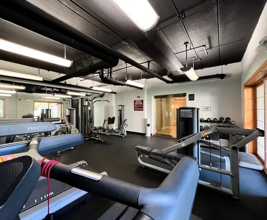 $529,900 | 4811 North Olcott Avenue, Unit 516, Harwood Heights, IL 60706