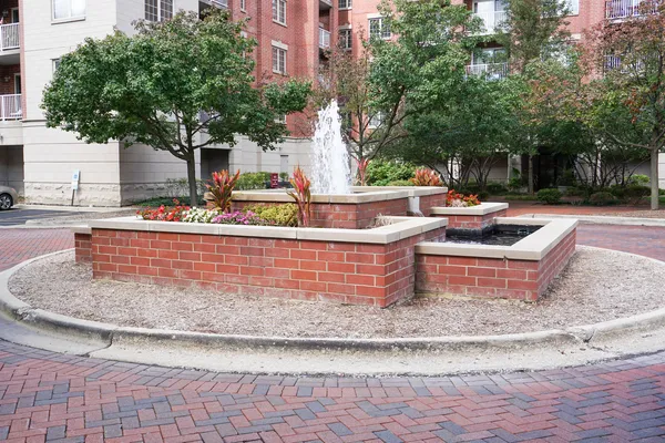 $529,900 | 4811 North Olcott Avenue, Unit 516, Harwood Heights, IL 60706