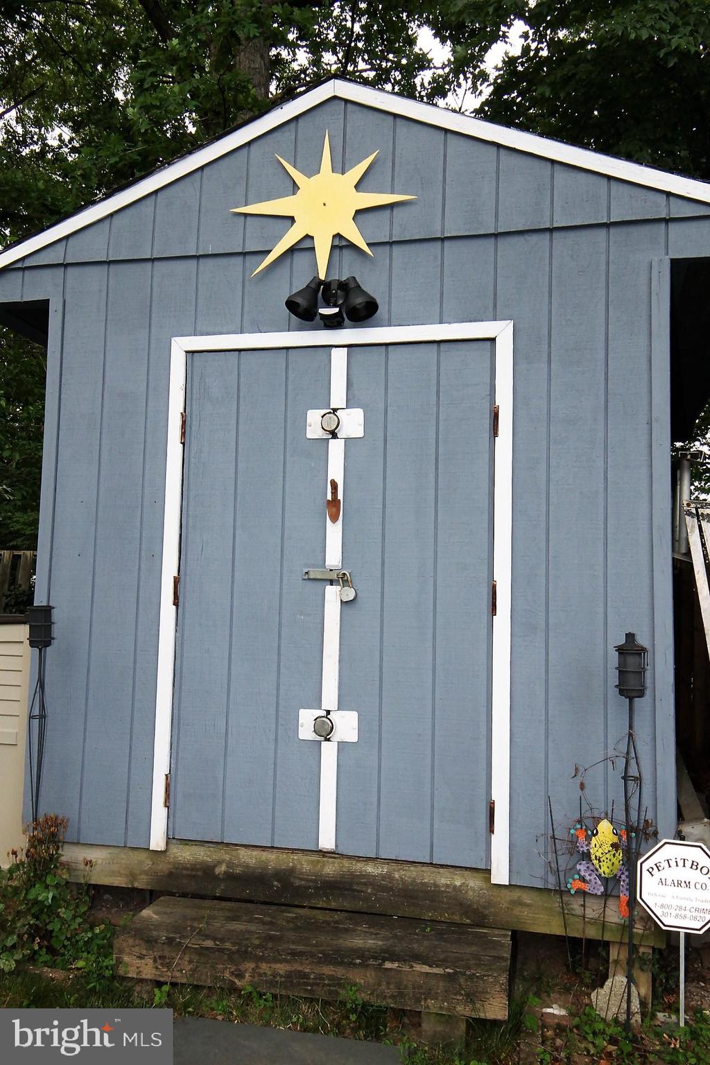 1921 Grant Road Halethorpe, MD 21227 - Photo 29 of 30 Shed with electric