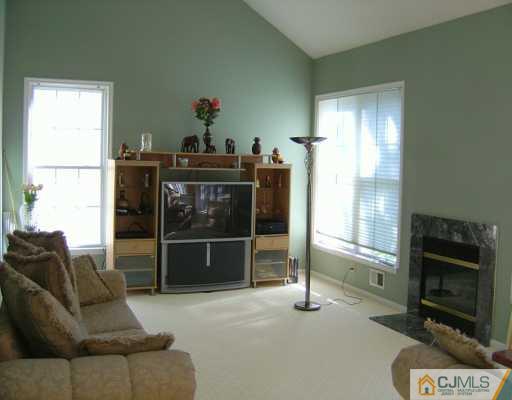 10 Timber Ridge Road North Brunswick, NJ 08902 - Photo 4 of 8