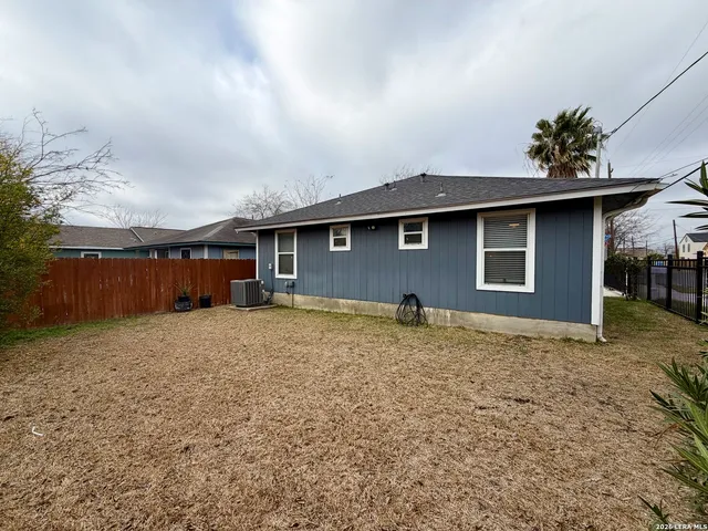 $1,750 | 514 Martin Luther King Drive, San Antonio, TX 78203