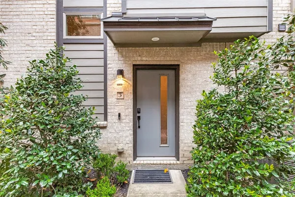 $3,100 | 5909 Ross Avenue, Unit 3, Dallas, TX 75206