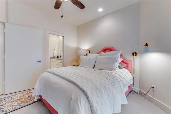 $3,100 | 5909 Ross Avenue, Unit 3, Dallas, TX 75206