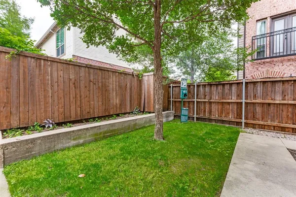 $3,100 | 5909 Ross Avenue, Unit 3, Dallas, TX 75206