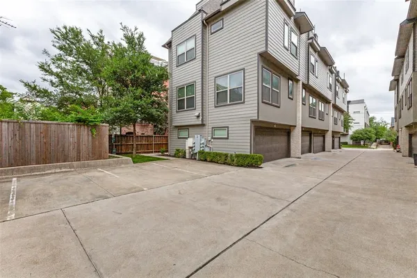 $3,100 | 5909 Ross Avenue, Unit 3, Dallas, TX 75206