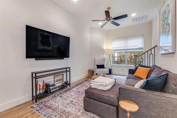 $3,100 | 5909 Ross Avenue, Unit 3, Dallas, TX 75206